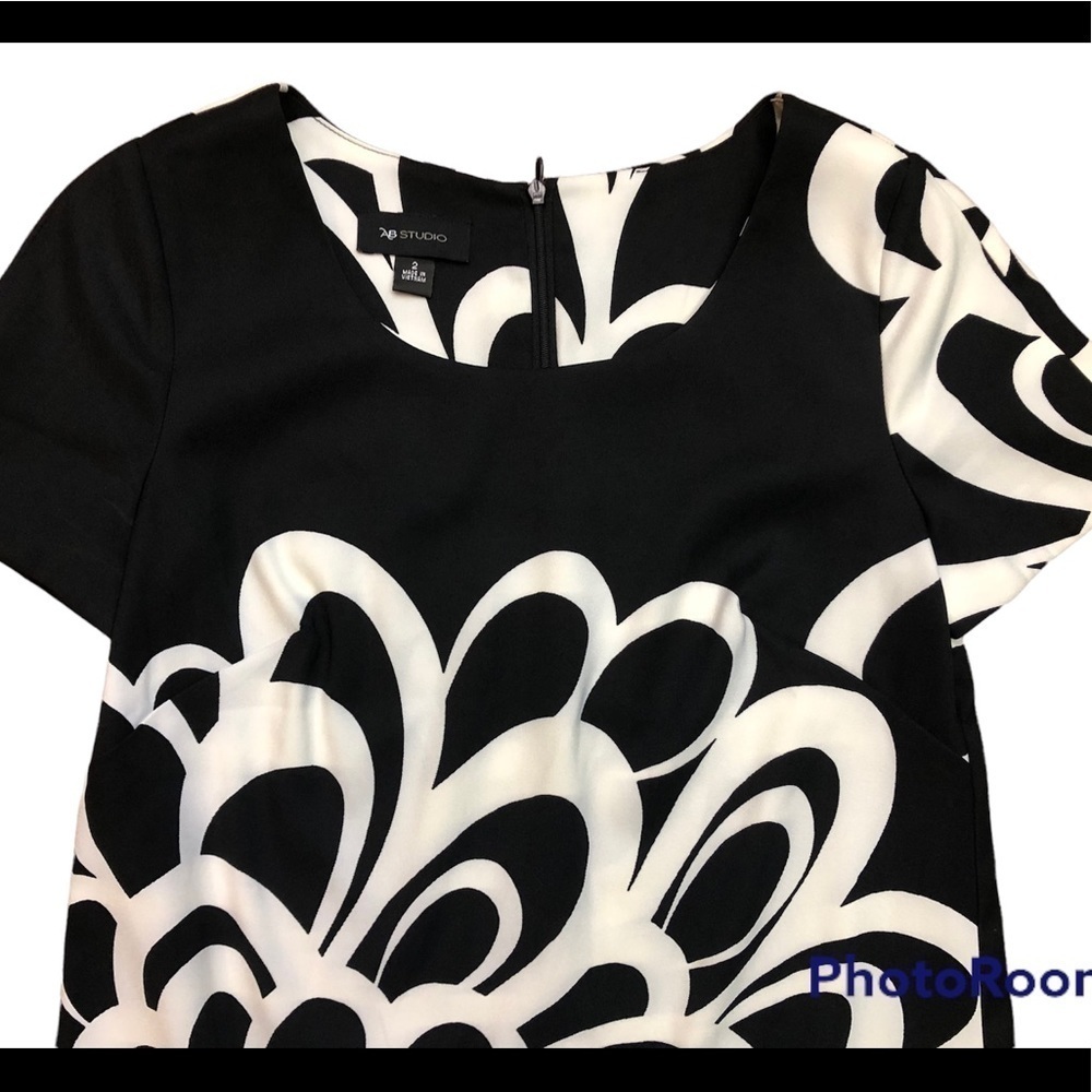 Black and White Floral Shift Dress by AB Studio - Picture 8 of 13